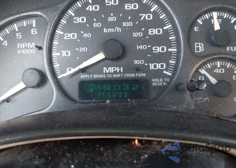 2002 Chevrolet Tahoe Ls z USA, uszkodzony, nr VIN 1GNEC13Z72R149587